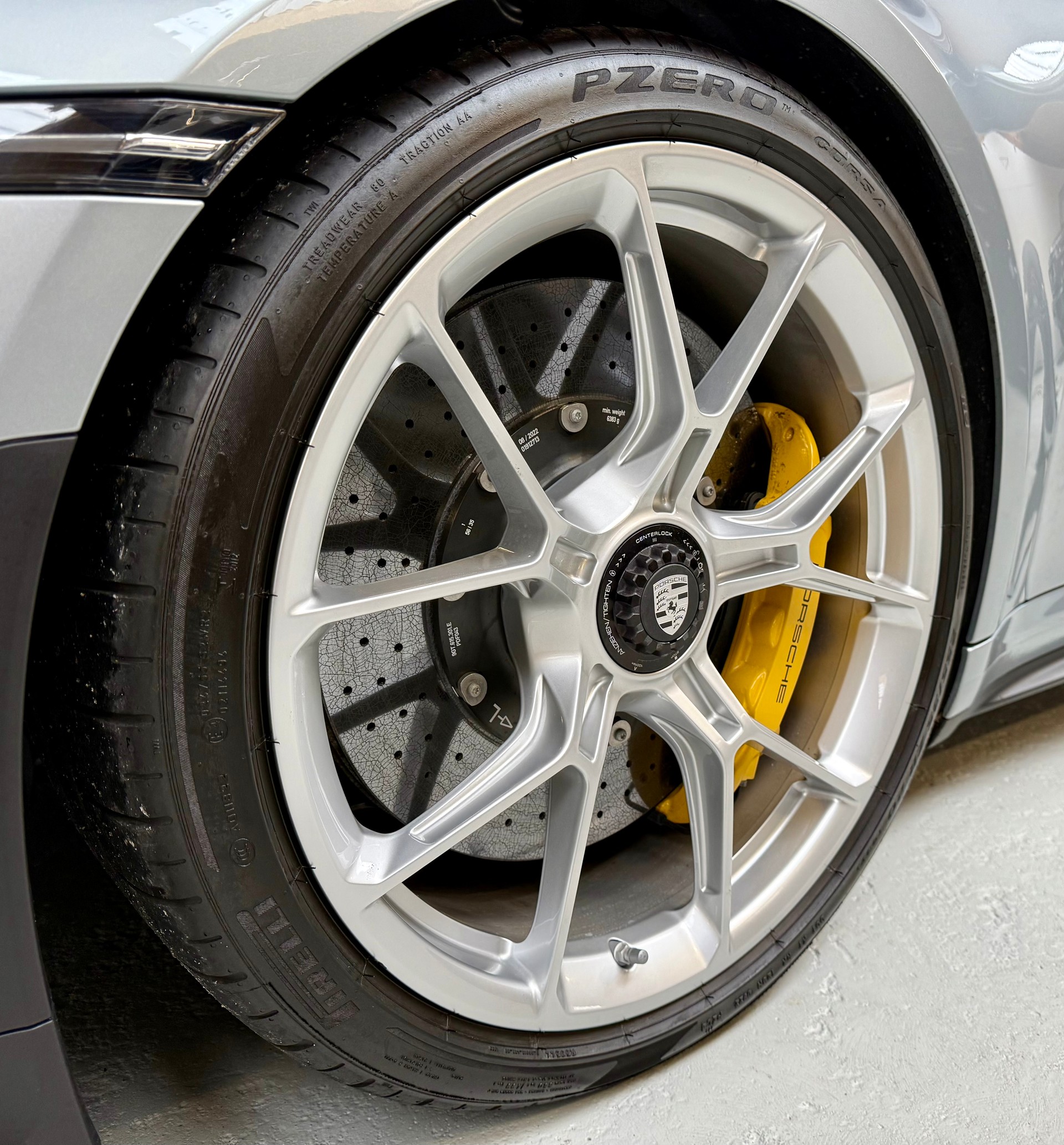 PORSCHE 911 GT3 Touring - Image 5