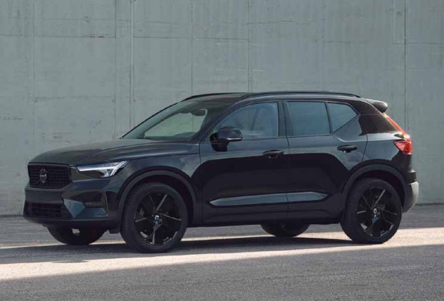 VOLVO XC40 2.0 B3 MH Core 