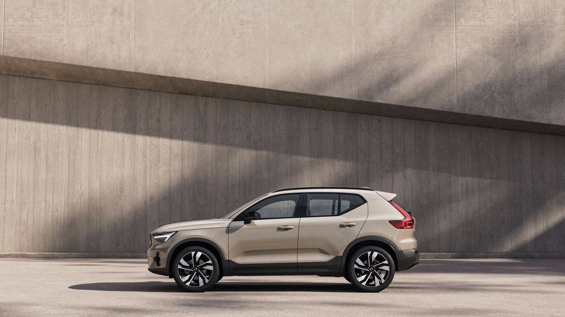 VOLVO XC40 2.0 B3 MH Core - Image 2