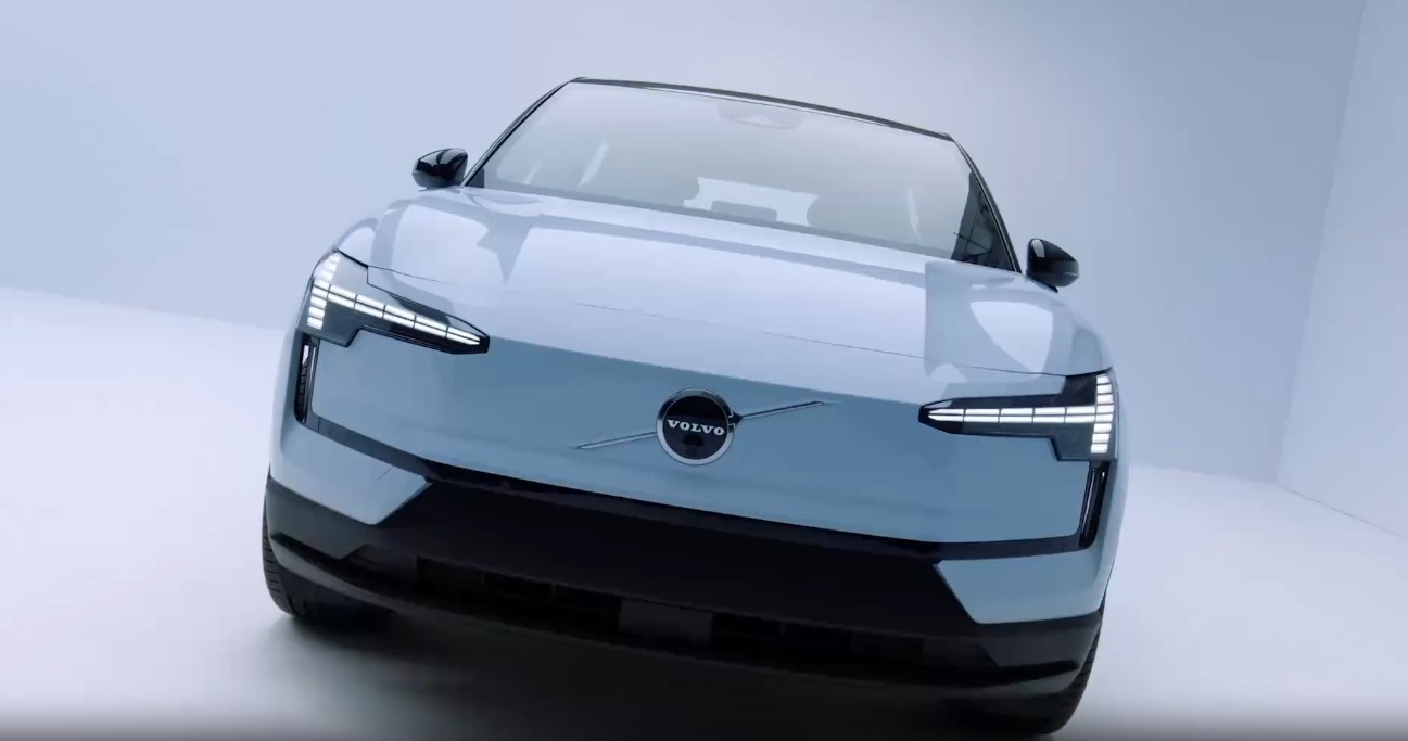 VOLVO EX30 E60 Ultra - Image 3