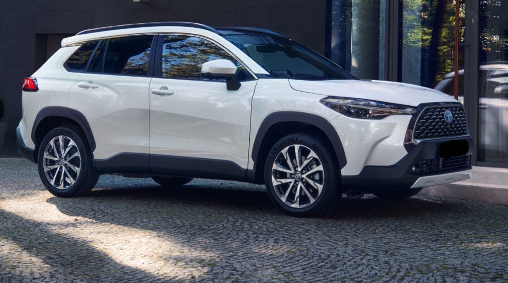 TOYOTA COROLLA CROSS 